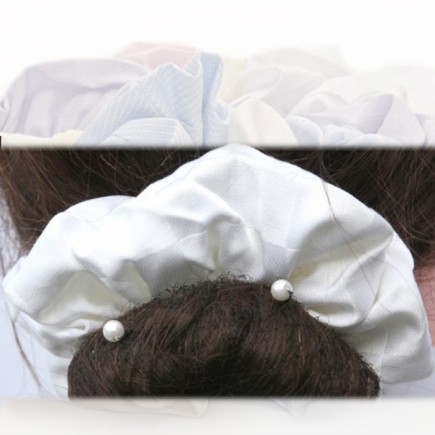 Chouchou de luxe blanc – Blanc ligne horizontale – HDE – Pinces à cheveux-filet-chouchou – Équitation