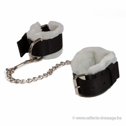 Entraves avec mouton – Carr & Day & Martin – Divers – Équitation